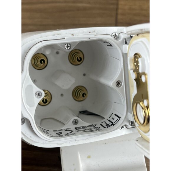 NETGEAR ARLO VMC3030 Indoor/Outdoor Security Camera With Battery White - Picture 9 of 10